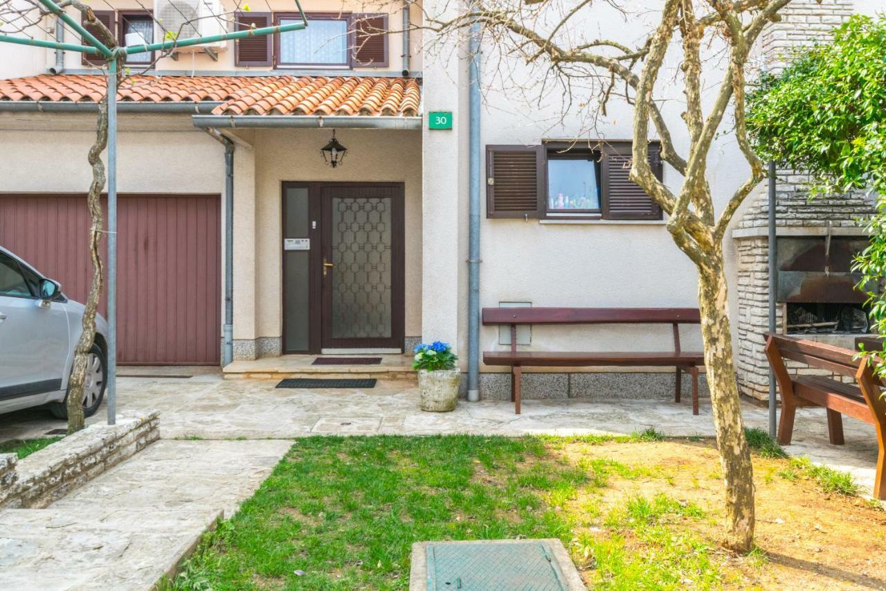 Apartment Darinka Pula Exterior foto