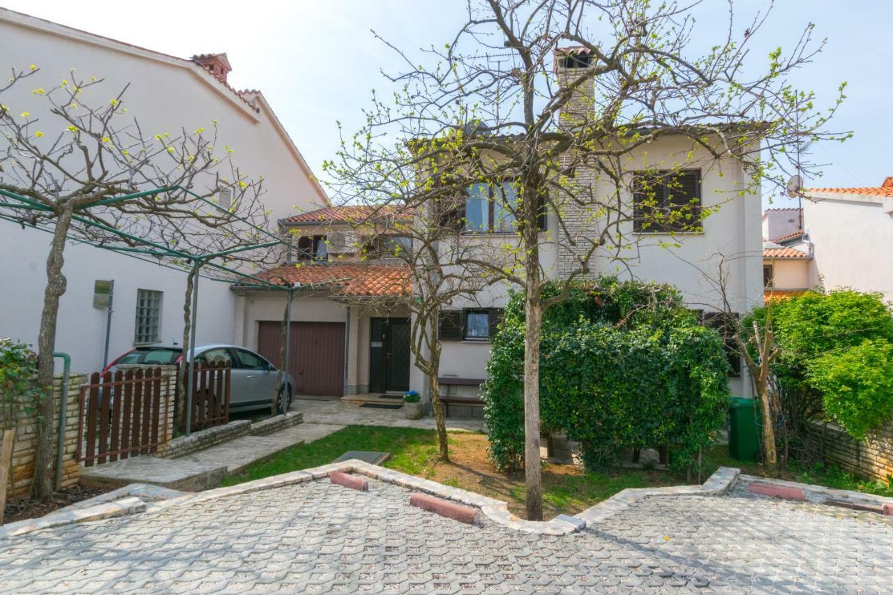 Apartment Darinka Pula Exterior foto